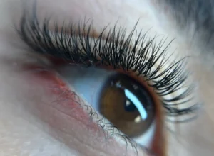 آموزش اکستنشن مژه در آکادمی ترانه الوندی